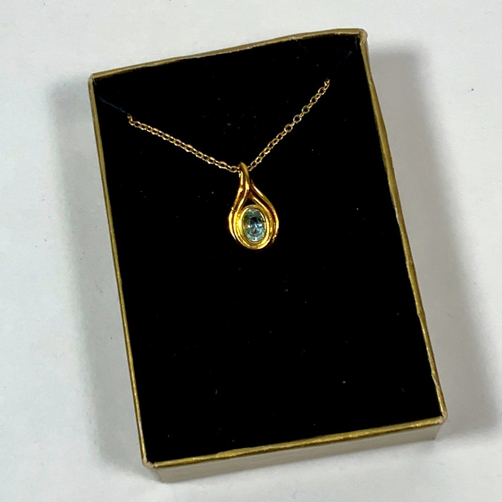 Gold Tone Necklace